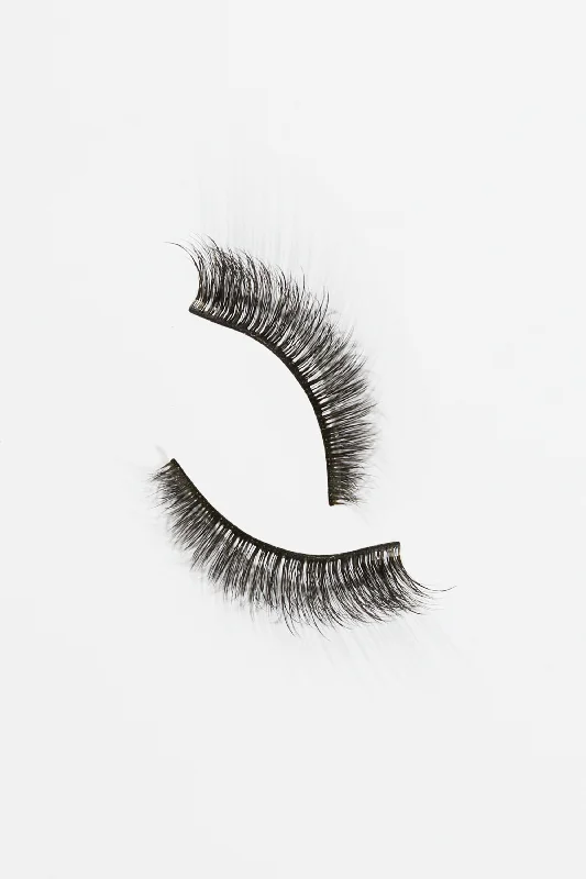 moisture wicking convertible brasWink Fluttery False Lashes